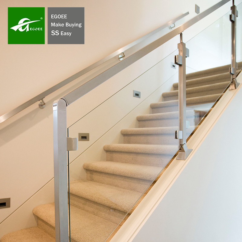 Rampes d'escalier en verre et acier inoxydable modernes