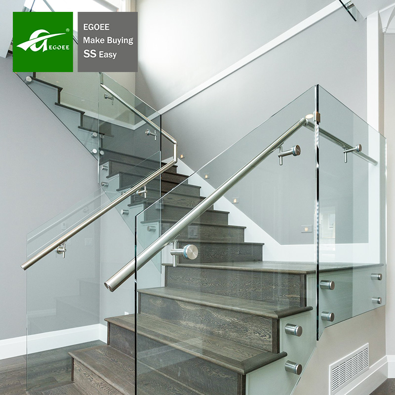 Rampe d'escalier en acier inoxydable avec verre