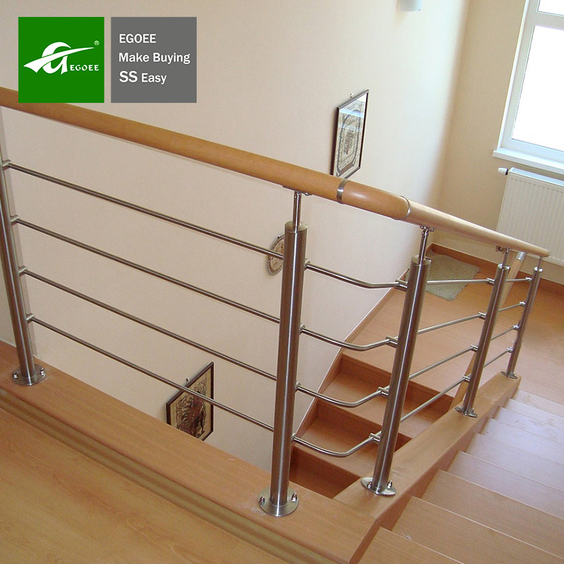 rampe d'escalier en acier inoxydable